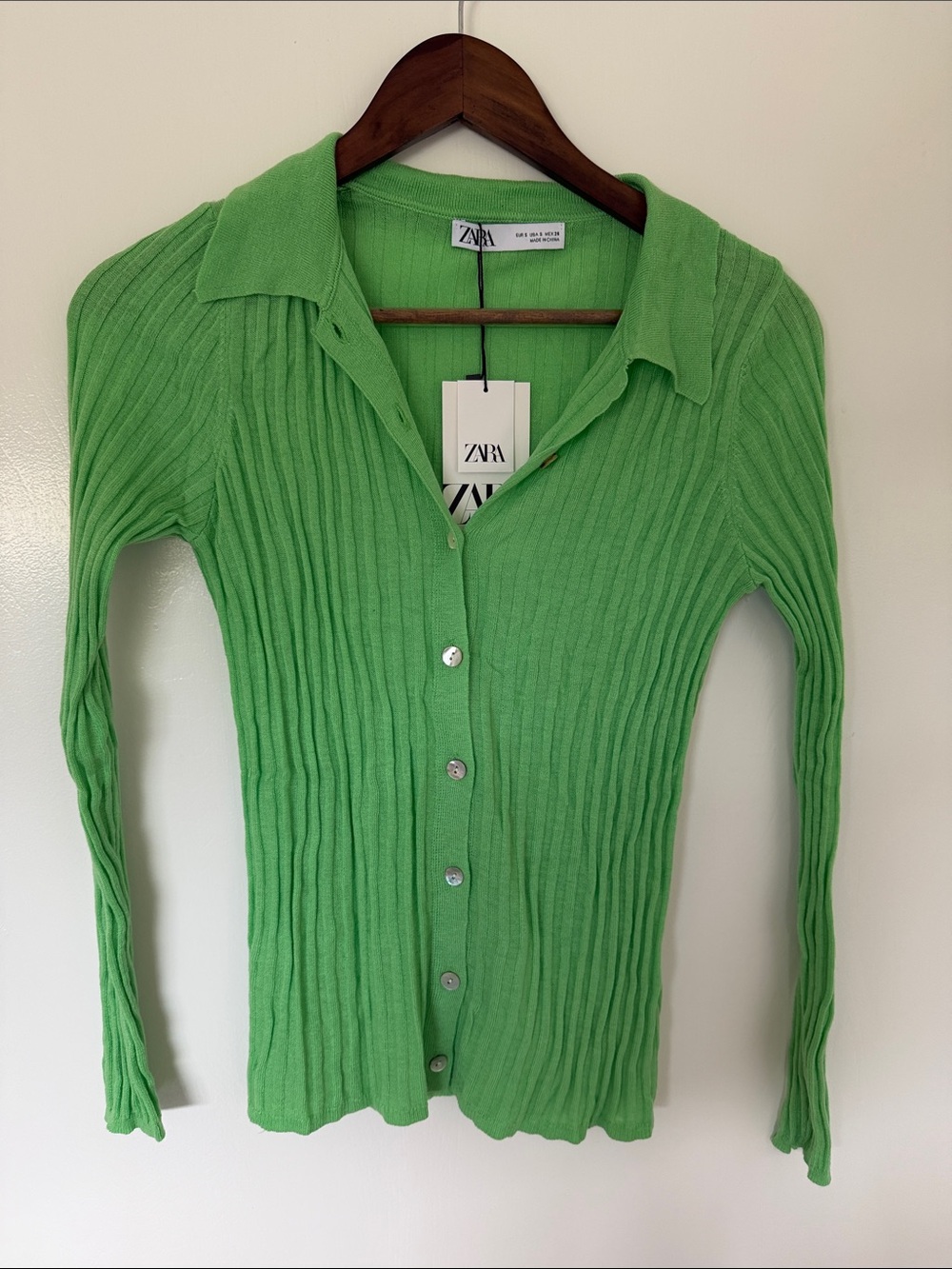 Zara Bright Green Ribbed Button-Front Long Sleeve Top